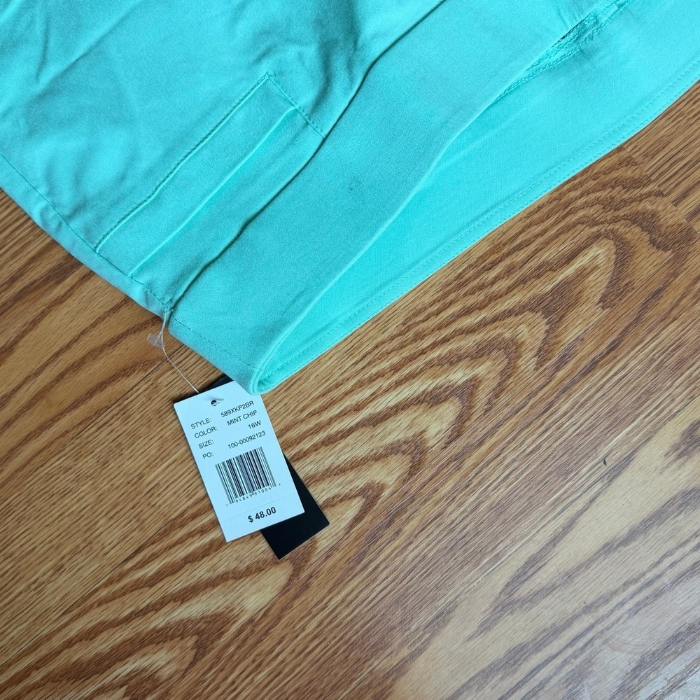 Briggs Capri Pants - Picture 4 of 6